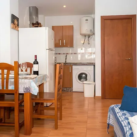 En Conil Facil Aparcamiento Solo Familias Y Parejas