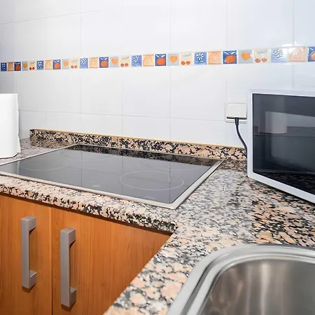 En Conil Facil Aparcamiento Solo Familias Y Parejas
